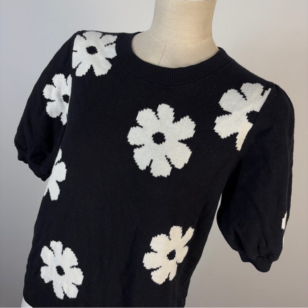 ❤️ GAP Black and White Daisy Short Sleeve Top M - Picture 4 of 10